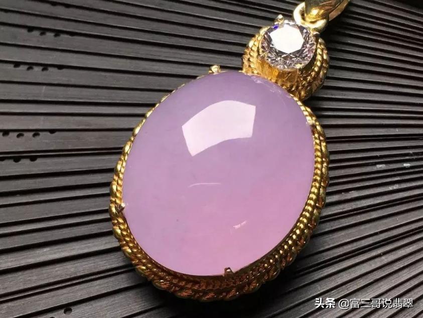 行家详解女人必不可少的紫色翡翠，分得清才能买得好