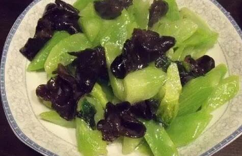 下面这七款月子餐食谱,既能让宝妈减重又营养