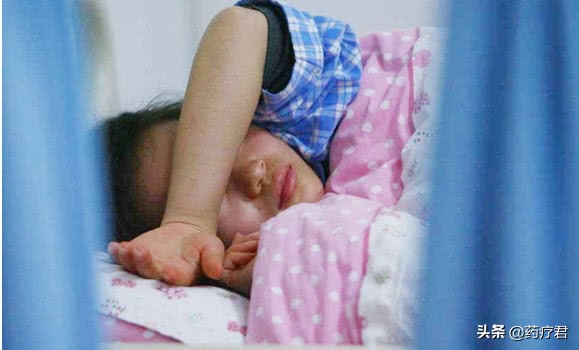 孕18周流鲜血变黑褐色,怀孕35周上厕所有粉红色血