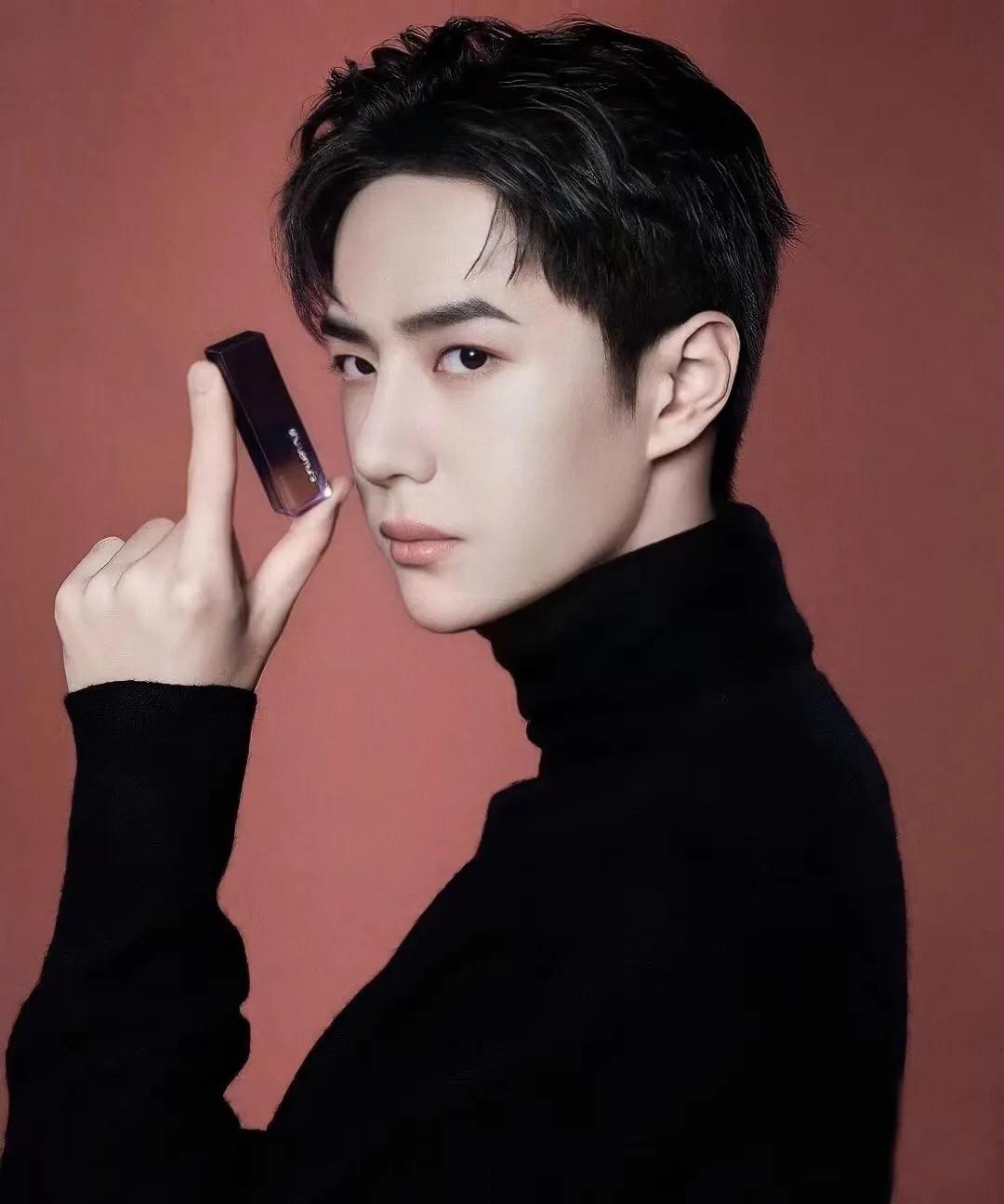 最近男明星代言护肤品,明星代言化妆品为什么不抹脸上