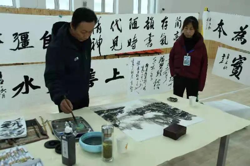 庆祝建党100周年师生书画展,麦积区庆祝建党100周年书画展开展