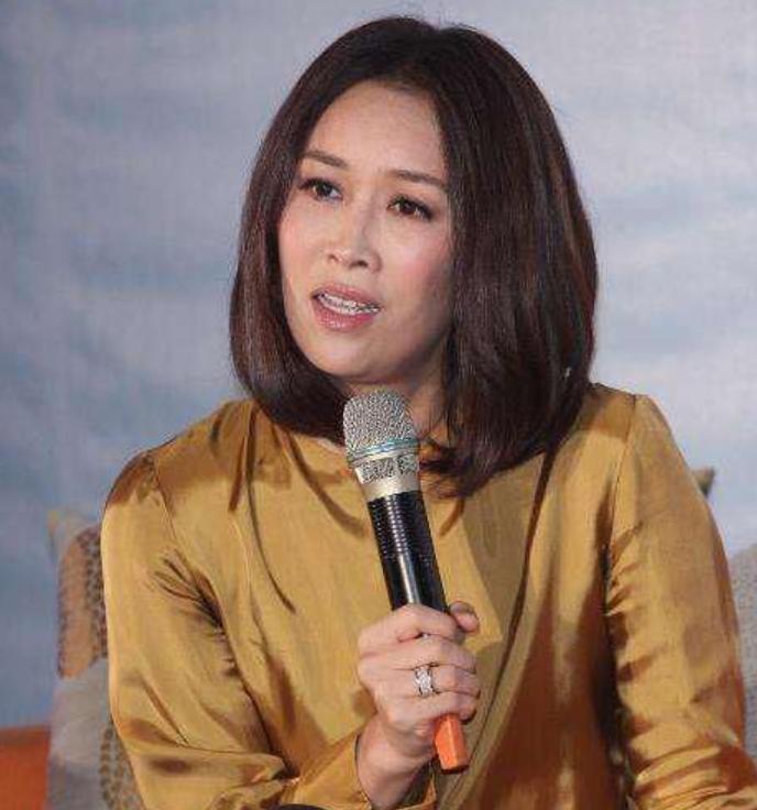 让那英苦恋10年，两个女人为他未婚生子，如今的高峰怎么样了？