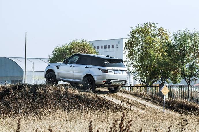 路虎揽胜运动版典范版2024款试驾,路虎揽胜运动2024款典范版试驾