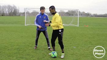 哪些小孩子就能学的足球过人技巧,足球实用的技巧过人