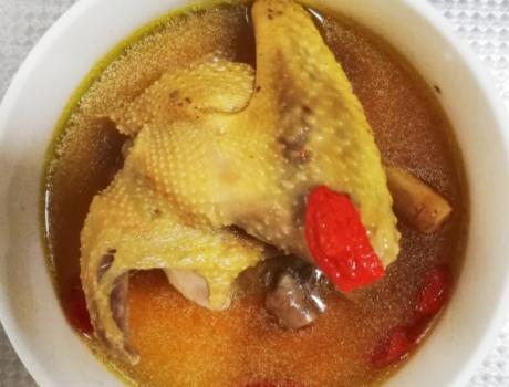 怎样炖鸽子汤才能让鸡肉鲜嫩,一鸽胜九鸡汤怎么煮