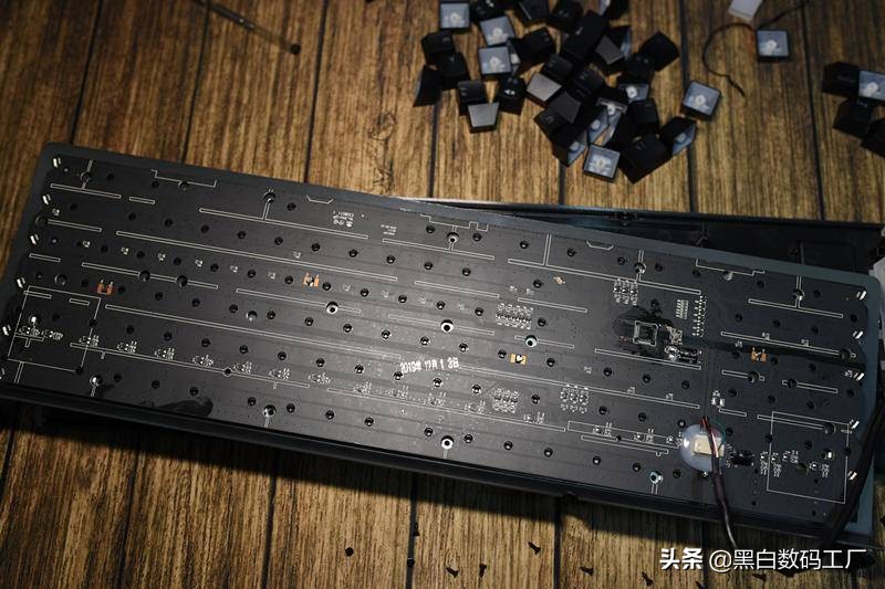 自从用了机械键盘就再也用不回电容胶了