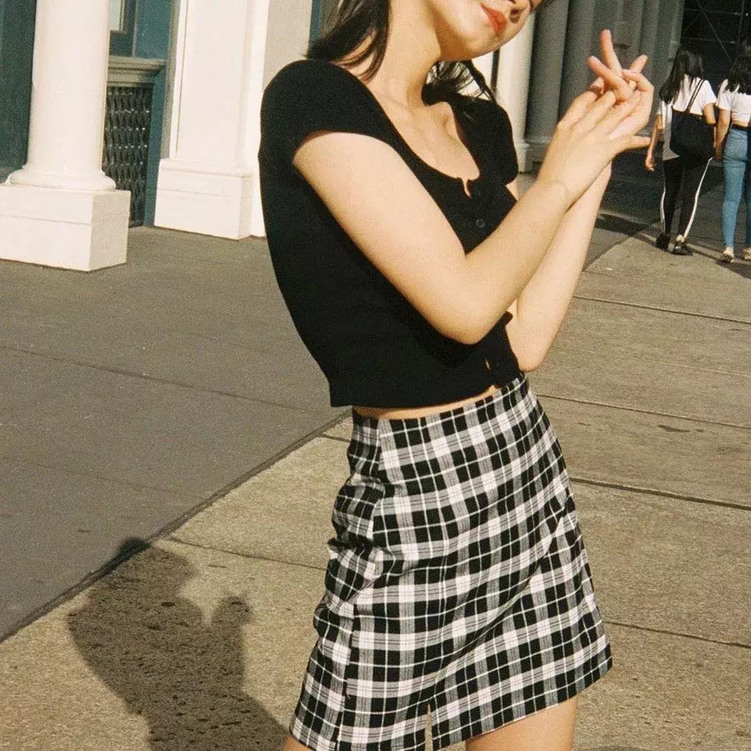 瘦小个穿什么裤子好看,瘦小个子穿什么版型的服装