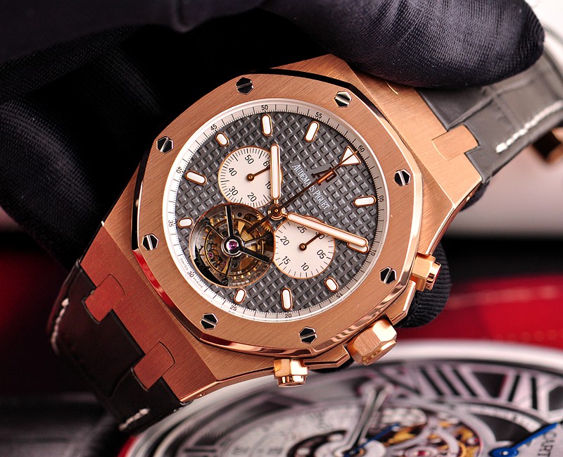 手表保修期内摔了一下保修吗,一般手表机芯保修