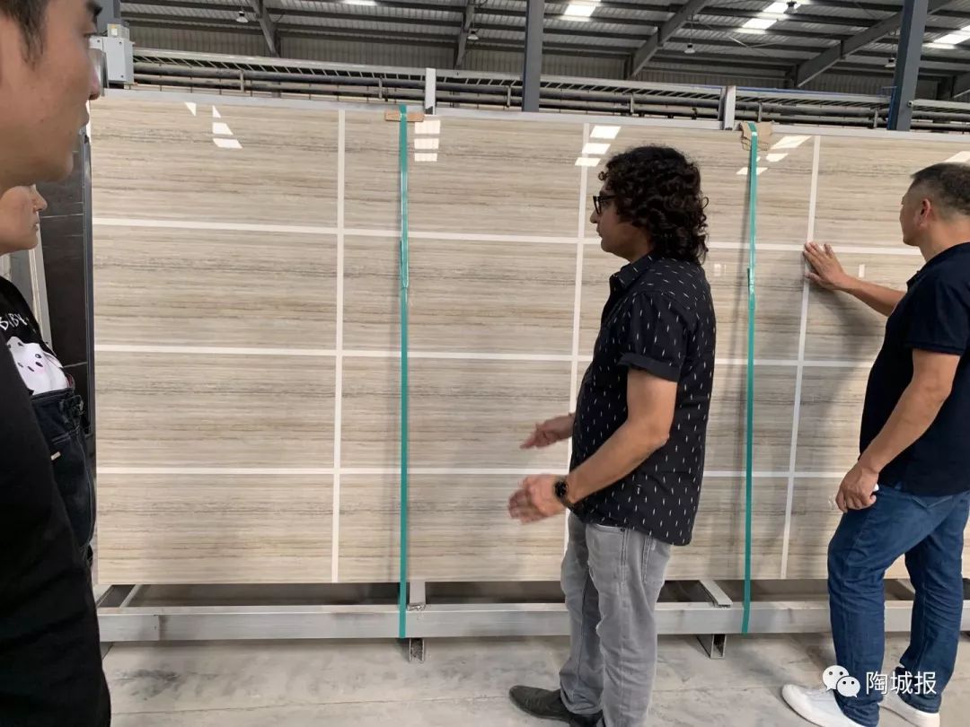 600大板出货,印度黑金沙工厂光面大板大量供应