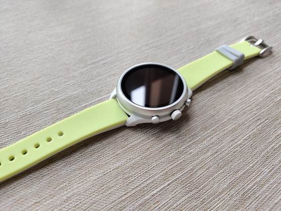 fossil双显手表国产测评,fossil运动智能手表