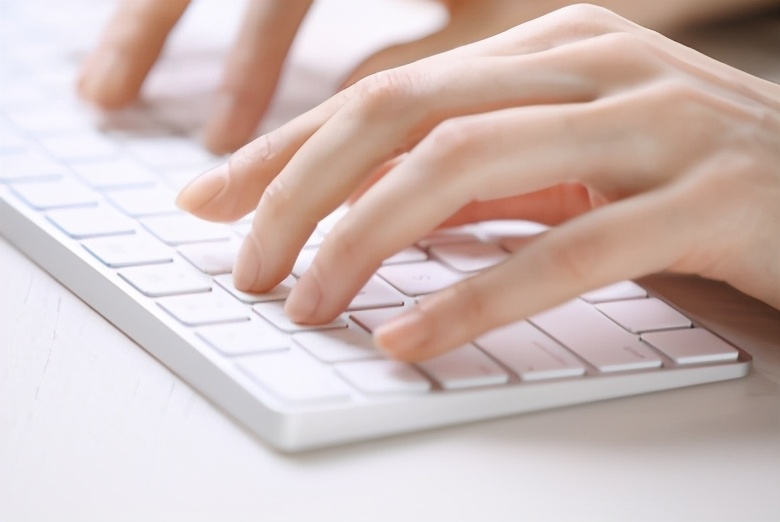 电脑空格该怎么弄,电脑空格键进行输入