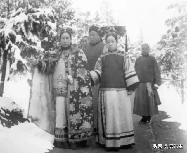 霍金年轻时照片有多帅,霍金21岁时的照片