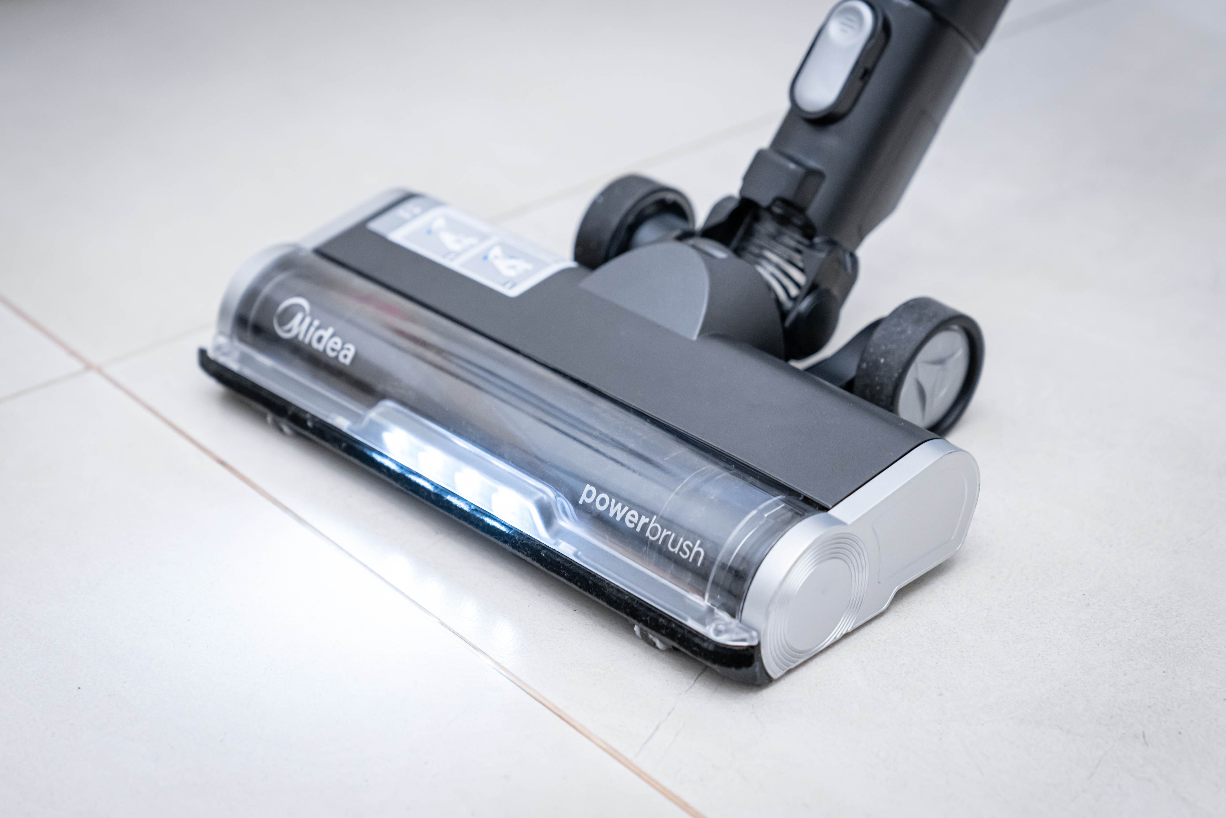 吸尘器强力清洁全家,家用无线吸尘器全屋一机更高效