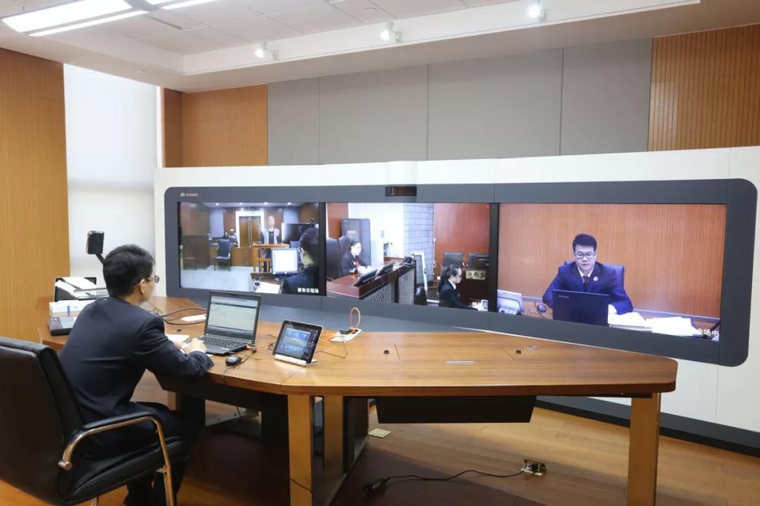 他以“表帝”自居，受粉丝膜拜，涉嫌诈骗被公诉