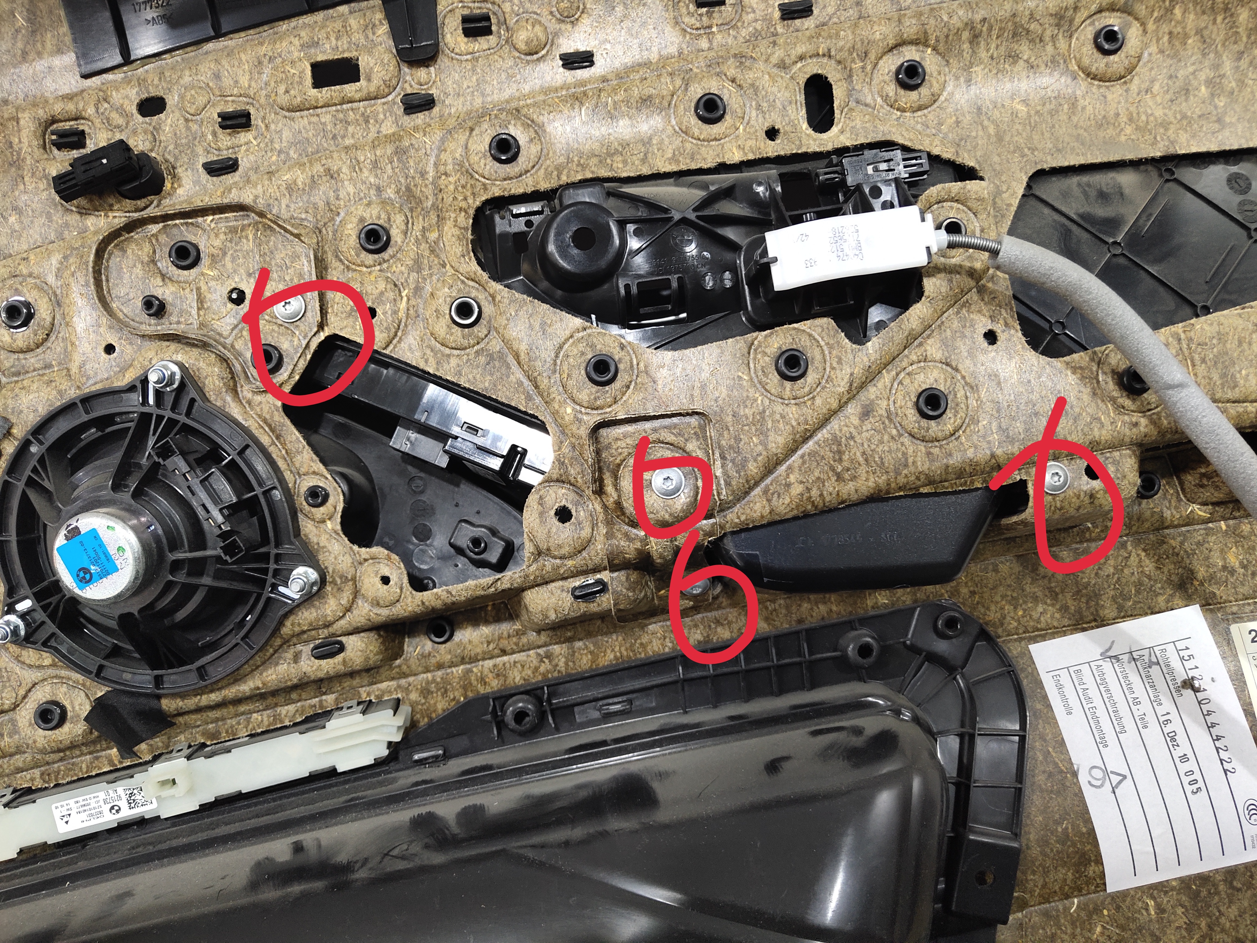 宝马525车门把手的塑料老化,宝马门内拉手橡胶老化怎么解决