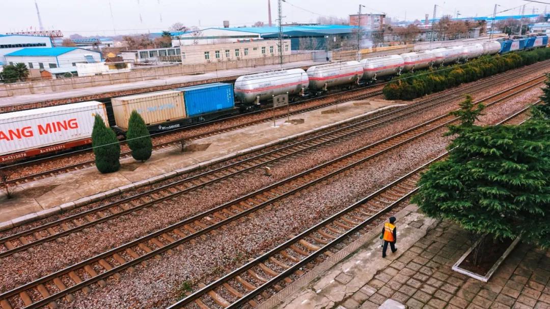 荥阳古城前世今生,荥阳火车站以前辉煌的样子