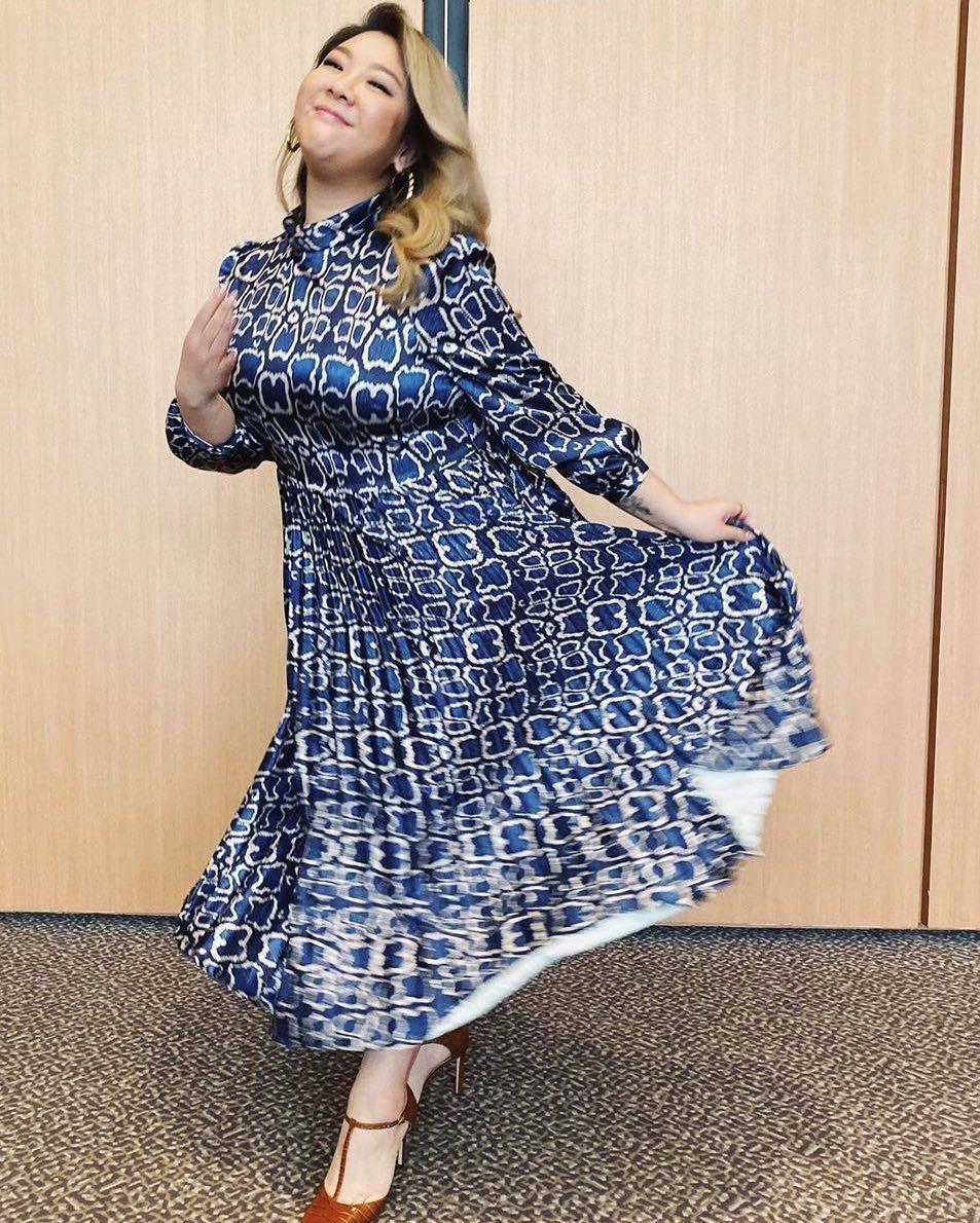 郑欣宜穿皮裙好看吗,郑欣宜高级感穿搭