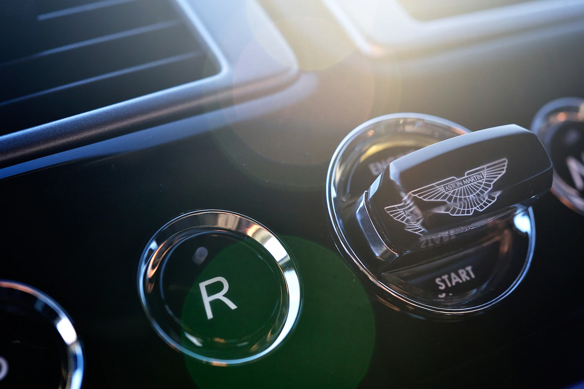 买钥匙送车,豪车钥匙为什么是最贵的零件