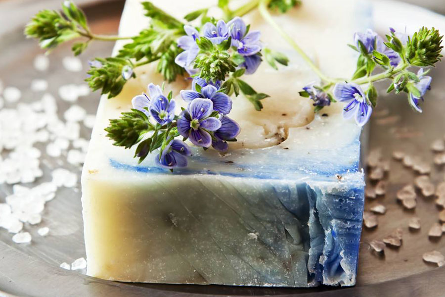 衣服和手上沾了墨水怎么洗,衣服碰到染发剂怎么洗