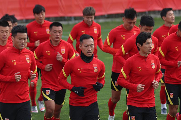 国足0-2下半场逆转的比赛,国足2:0胜菲律宾武磊一招打破僵局