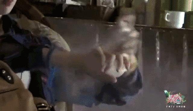 防晒喷雾军训不晒黑,正确的喷防晒喷雾的方法