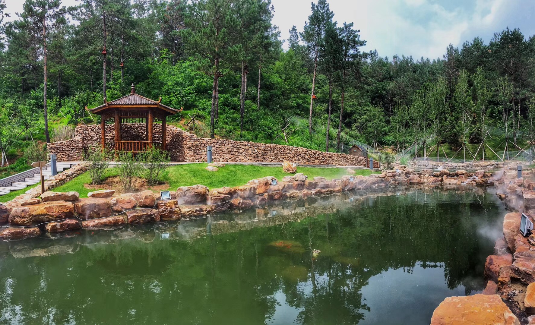 欢乐湾温泉水世界,沉浸式泡温泉水酷汤泉