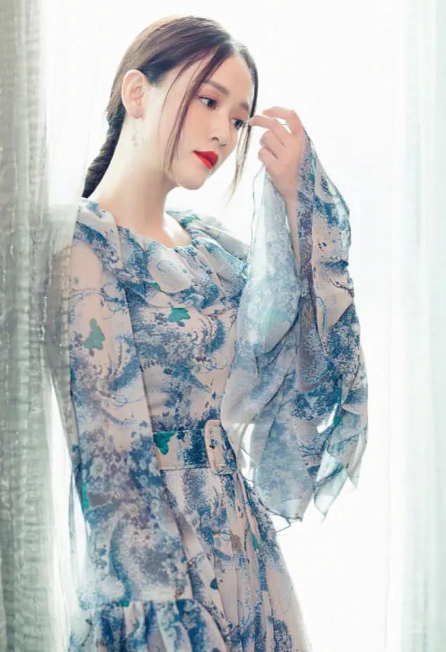 陈乔恩美到极致,陈乔恩蕾丝裙子