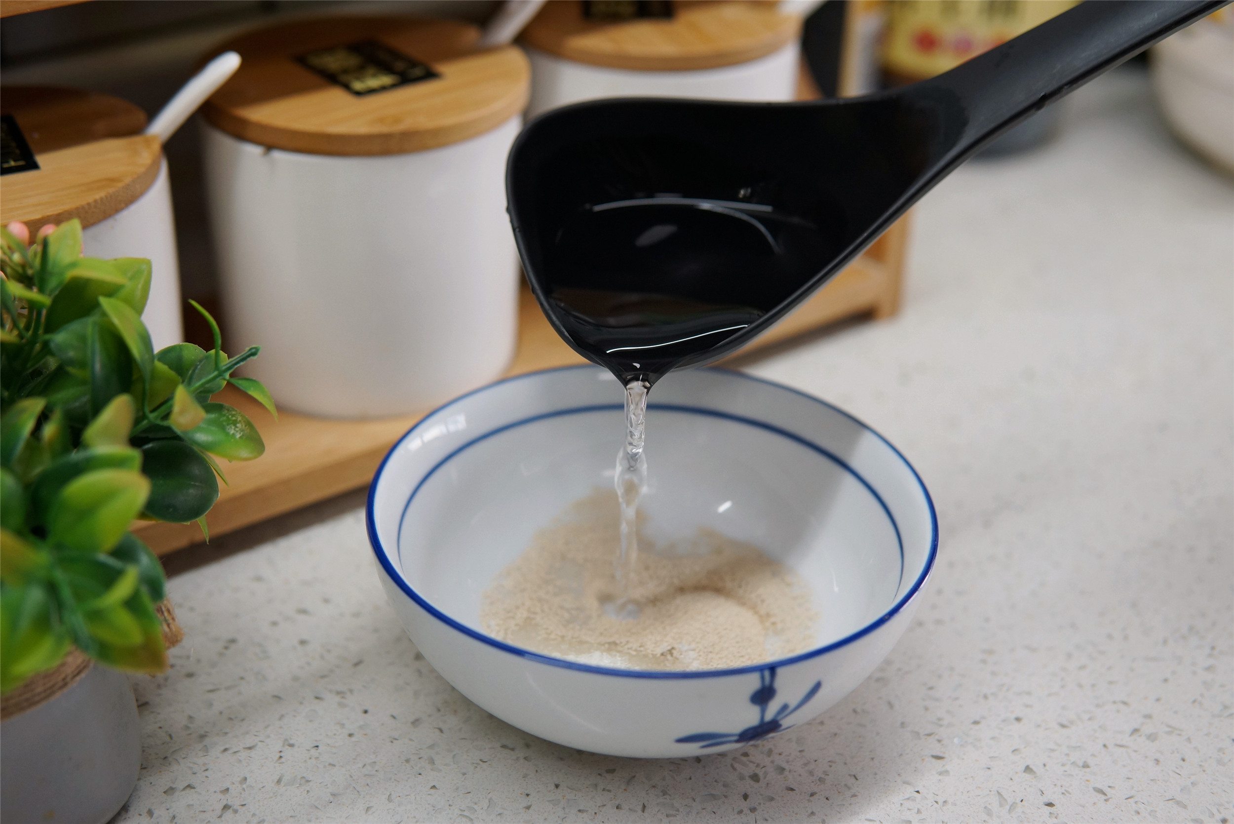 冬天自发粉做馒头的正确使用方法,冬天做馒头可以放开水里发面吗