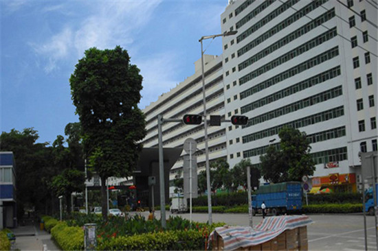 昆山富士康城南吃住,威海富士康吃住条件