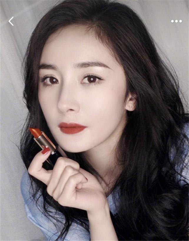 皮肤偏黄的适合什么颜色的口红,皮肤黄的女人搭配什么颜色的口红