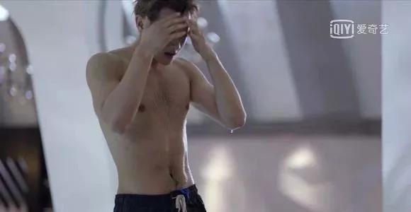 李现有没有腹肌,李现的真腹肌