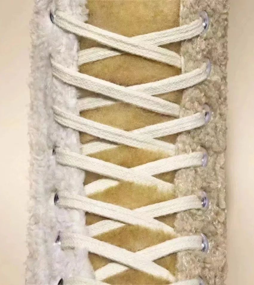 欧阳娜娜穿匡威经典款,匡威高帮帆布鞋欧阳娜娜