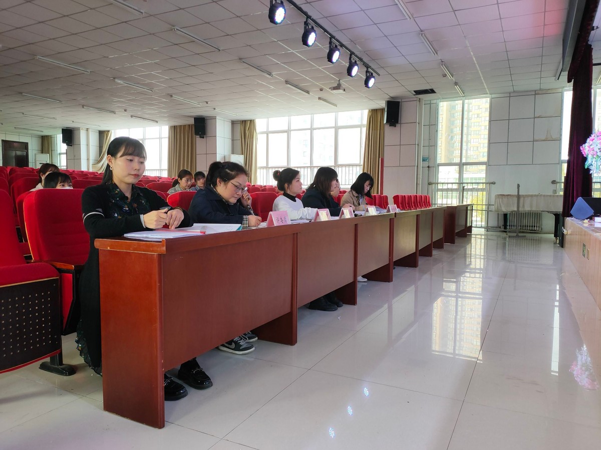 渭南高新小学开展第九届“德雅风华”教学节之校级教学能手示范课比赛