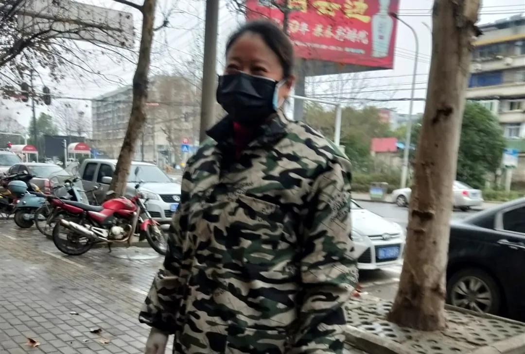 不知疫情谁放出二位“春柳”似尖刀