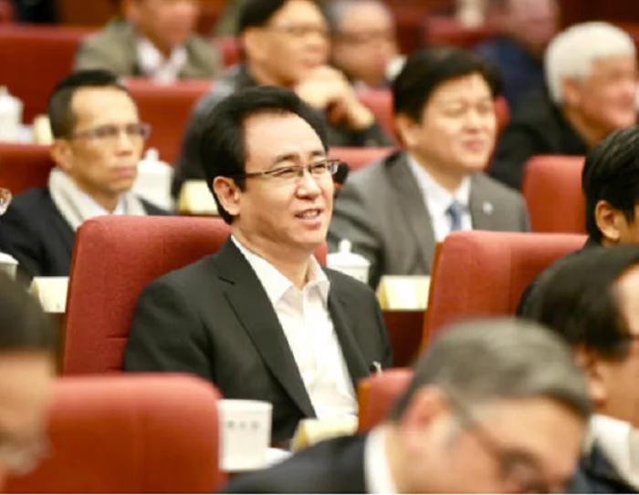 许家印1000亿美元,许家印用5000块成功化解恒大危机