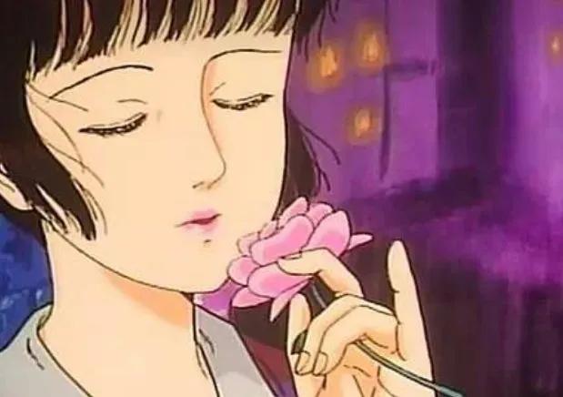 屋子里的神秘女人,村里神秘的破房子