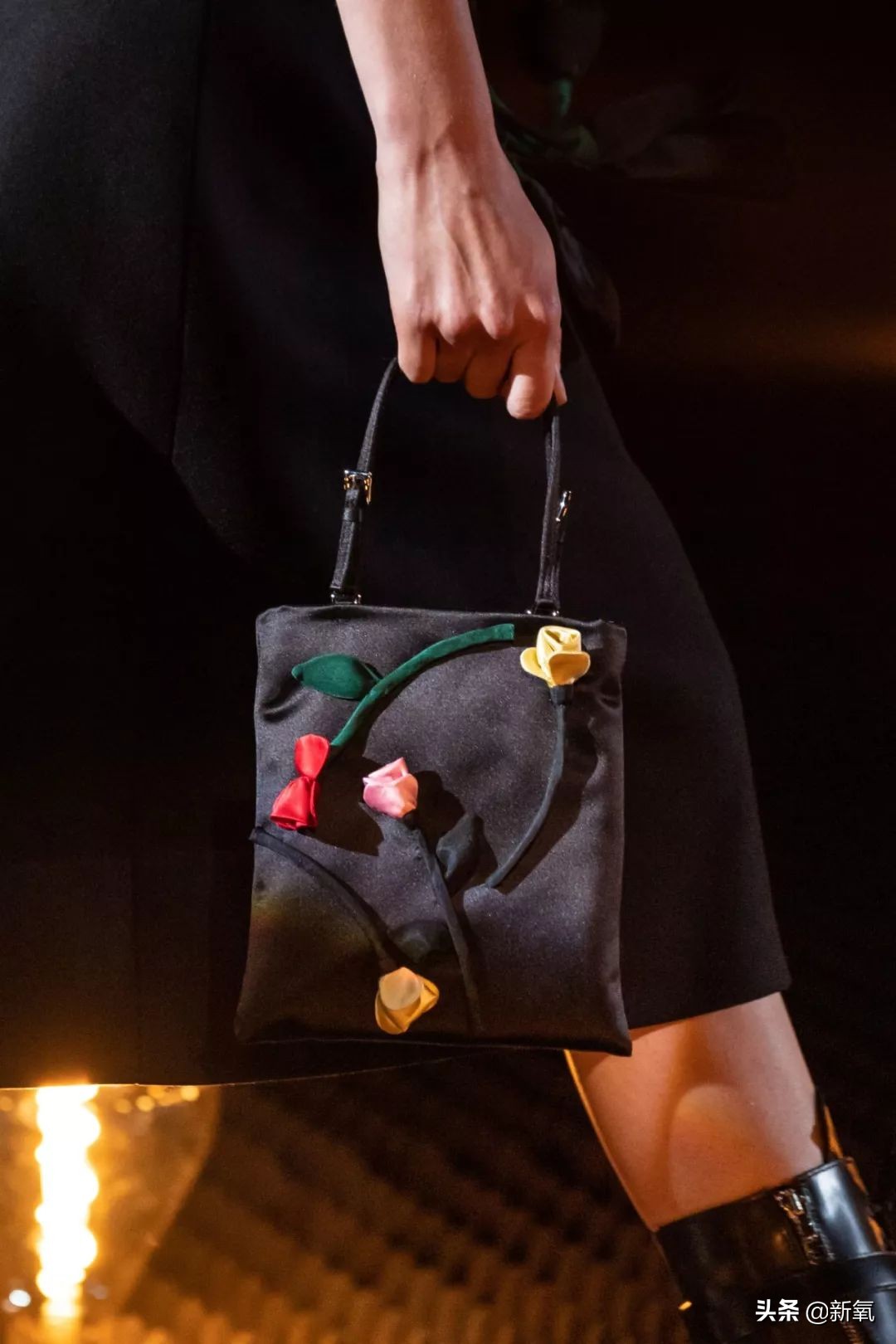 prada的三合一为啥那么贵,prada走下神坛