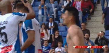 武磊在西班牙很受欢迎,武磊西班牙单刀绝杀