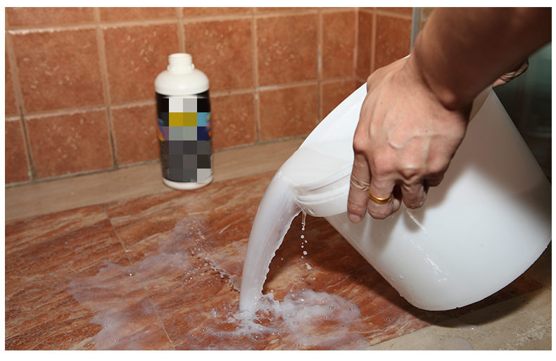 卫生间漏水不砸砖怎么补救,补漏神器轻松解决渗水卫生间漏水