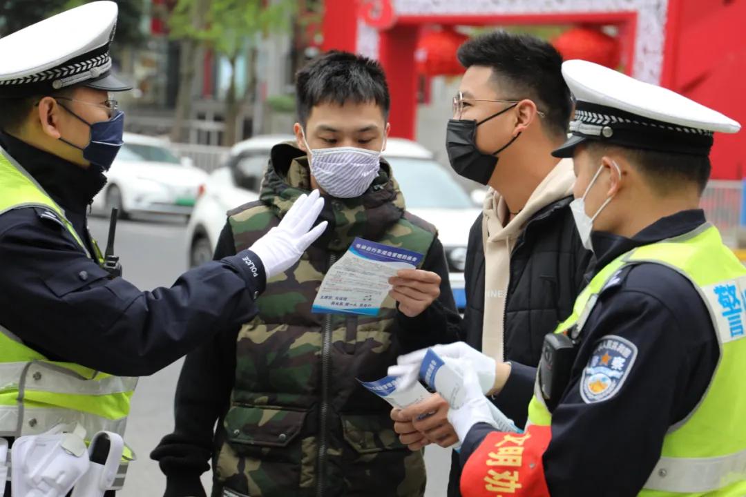 认怂道歉视频,青岛外国插队事件