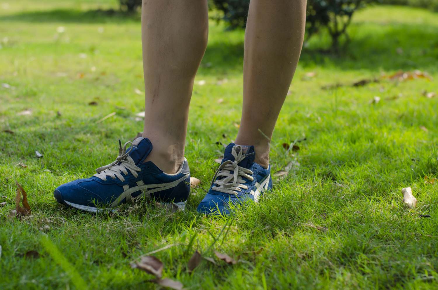 鬼塚虎休闲运动鞋子,鬼冢虎官方旗舰店鞋子什么颜色好