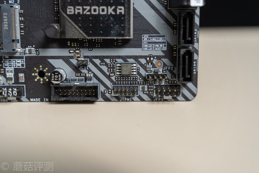 不以电感数量，论供电能力好坏、微星B460M火箭炮主板评测