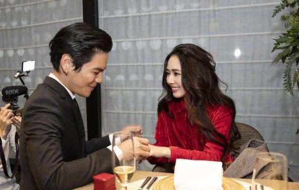 郭碧婷向佐一周年礼物,伴手礼向佐面霜