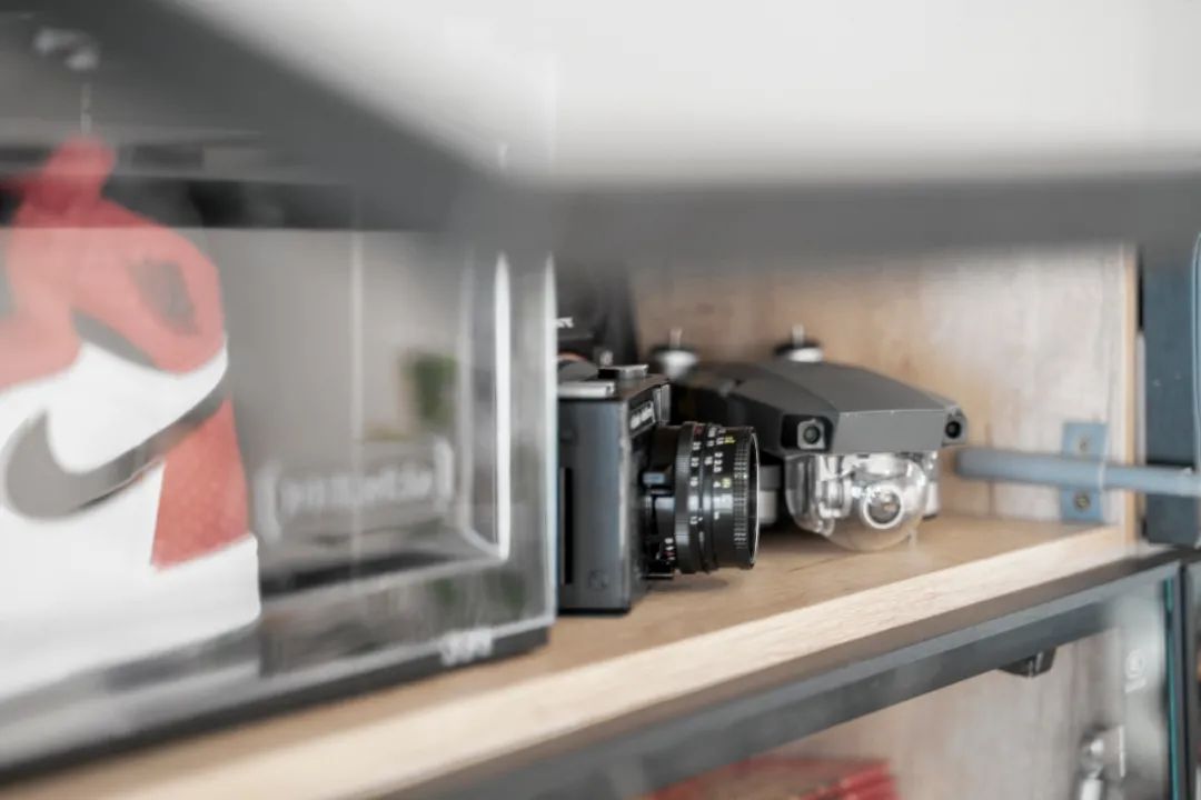 佛山女子与男友、男友妈弟住76㎡，养一猫还要工作室，装修绝了