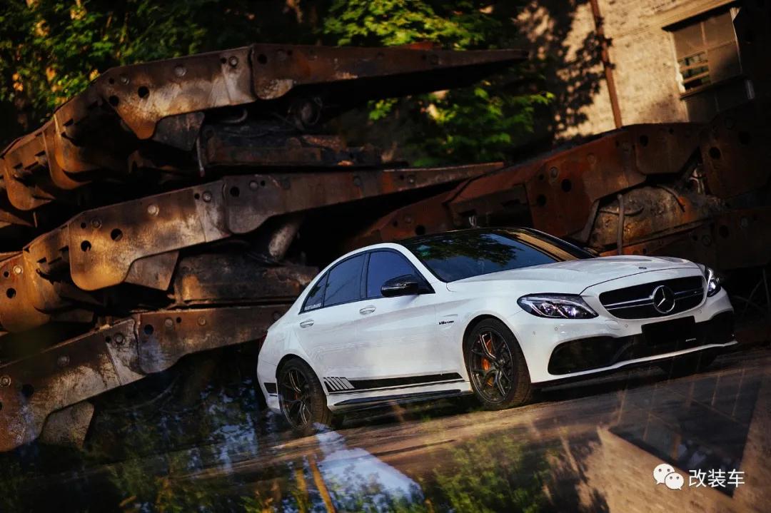 奔驰c63s四门声浪,奔驰c63暗夜特别版四门高燃视频