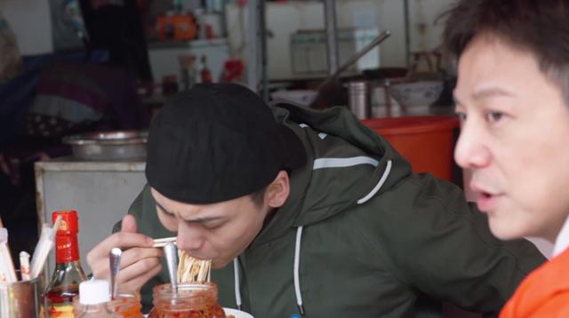 陈伟霆温柔可爱,陈伟霆阳光帅气有礼貌