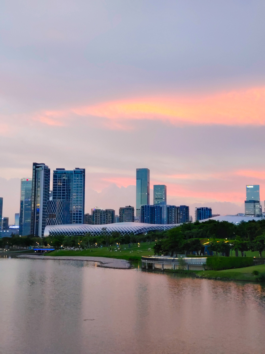 iqoo8燃色配色带壳,iqoo8燃变色