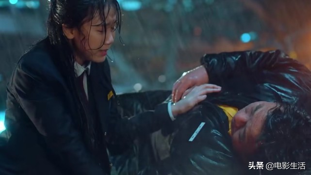 新沙雕韩剧!女主遇见17岁的自己,男主被误认为暴露狂笑出猪叫