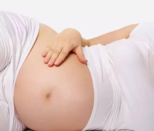 孕妇侧睡压到肚子有事吗,孕妇侧睡宝宝动得厉害怎么回事