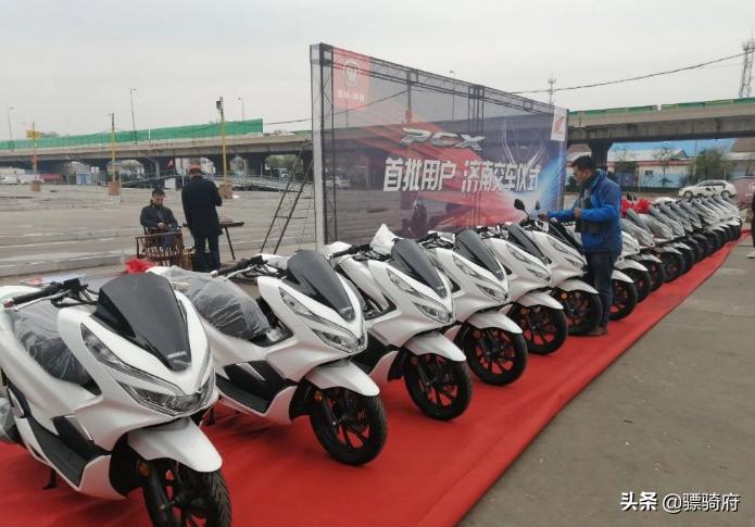 五羊本田PCX150，比亚乔medley150，DRG158三款高端踏板车横评